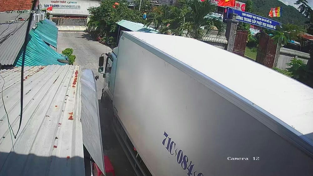 Hình Thiết Bị Camera thực tế chất lượng sắc nét đến 2.0 megapixel Chất lượng đúng tiêu chuẩn của bộ Lắp Đặt Bộ Camera Full HD 1080P sử dụng mã KX-C2003S5-VN Hình Thiết Bị Camera thực tế chất lượng sắc nét đến 2.0 megapixel Chất lượng đúng tiêu chuẩn của bộ Lắp Đặt Bộ Camera Full HD 1080P sử dụng mã KX-C2003S5-VN